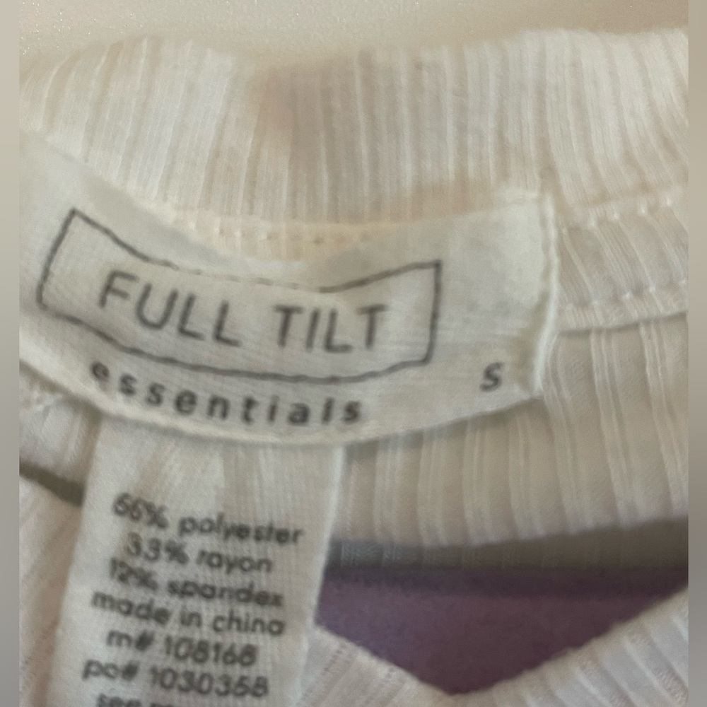 Cute White ribbed tee!